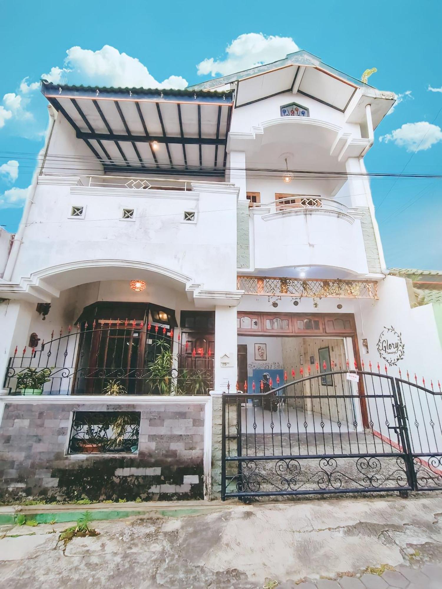 Glory Homestay Yogyakarta Eksteriør billede